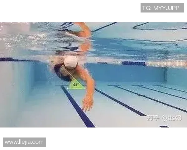 自由泳呼吸技巧与训练方法解析 提升游泳效率与呼吸节奏的关键要素 自由泳呼吸技巧与训练方法解析 提升游泳效率与呼吸节奏的关键要素