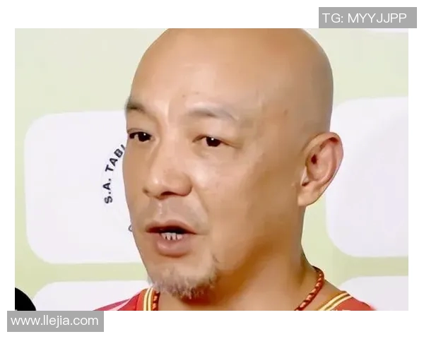 上海篮球队整体压制革新探索新战术与团队协作的成功之路