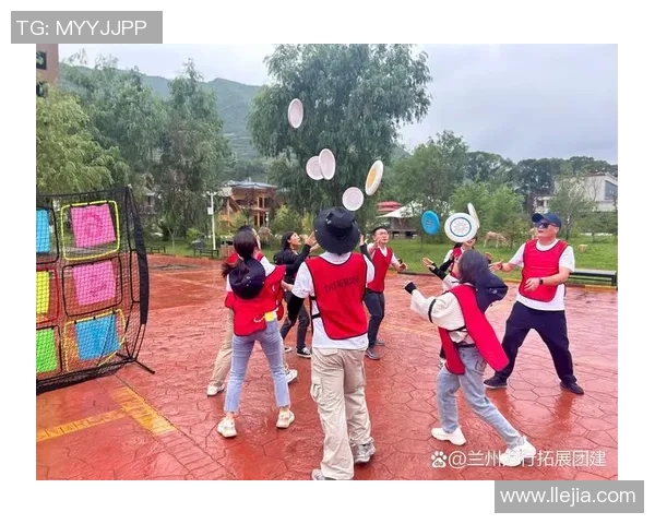 上海飞盘队在极限运动会上展现出惊人速度与团队默契的精彩表现